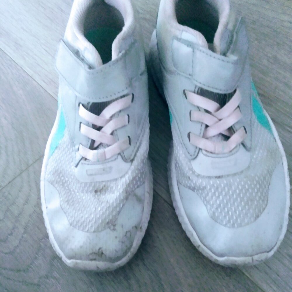 Girl's size 2 Reebok tennis shoes